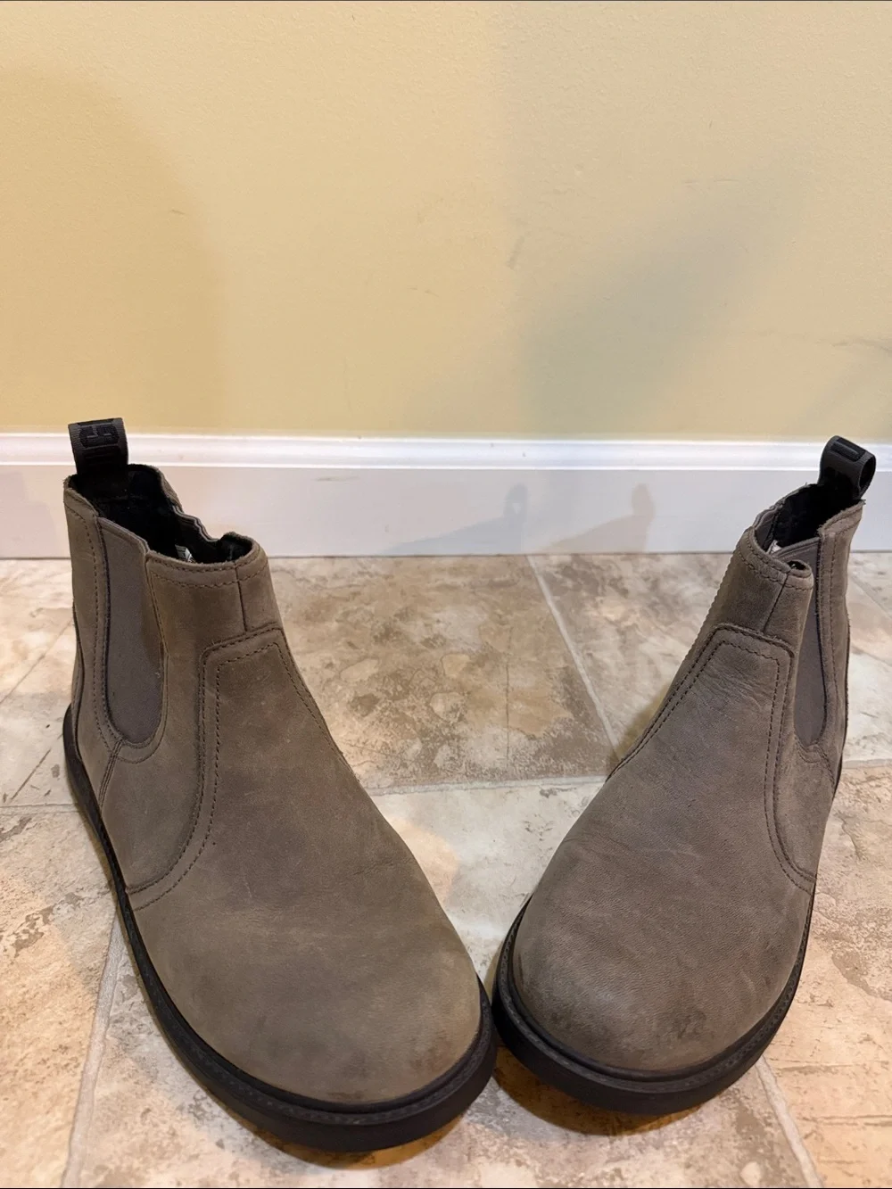 Men's UGG Bolden Gray Leather Pull On Chelsea Boots